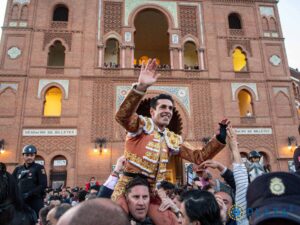 Talavante desata la locura en Las Ventas y abre la primera Puerta Grande de San Isidro 2025