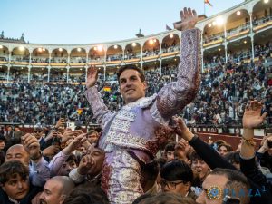 Fernando Adrián sale por la Puerta Grande en Madrid en San Isidro