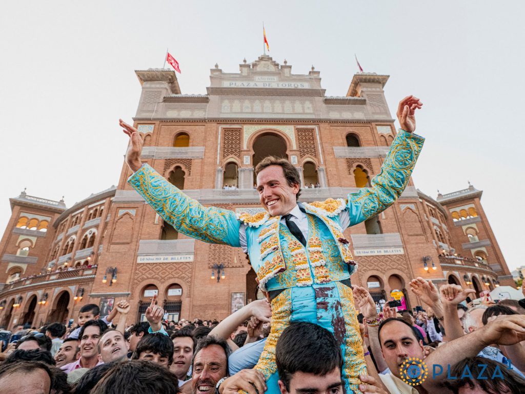 Román conquista Madrid y abre la Puerta Grande
